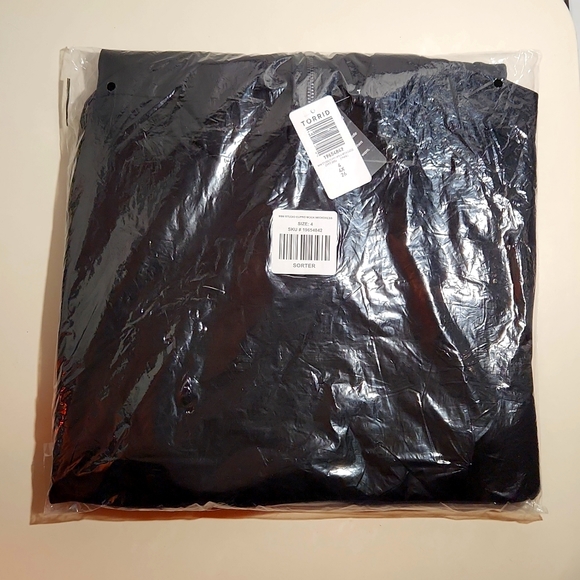 ❤️NWOT TORRID DRESS - STUDIO CUPRO MOCK NECK MINI - BLACK - WRINKLE RESISTANT - Picture 6 of 9